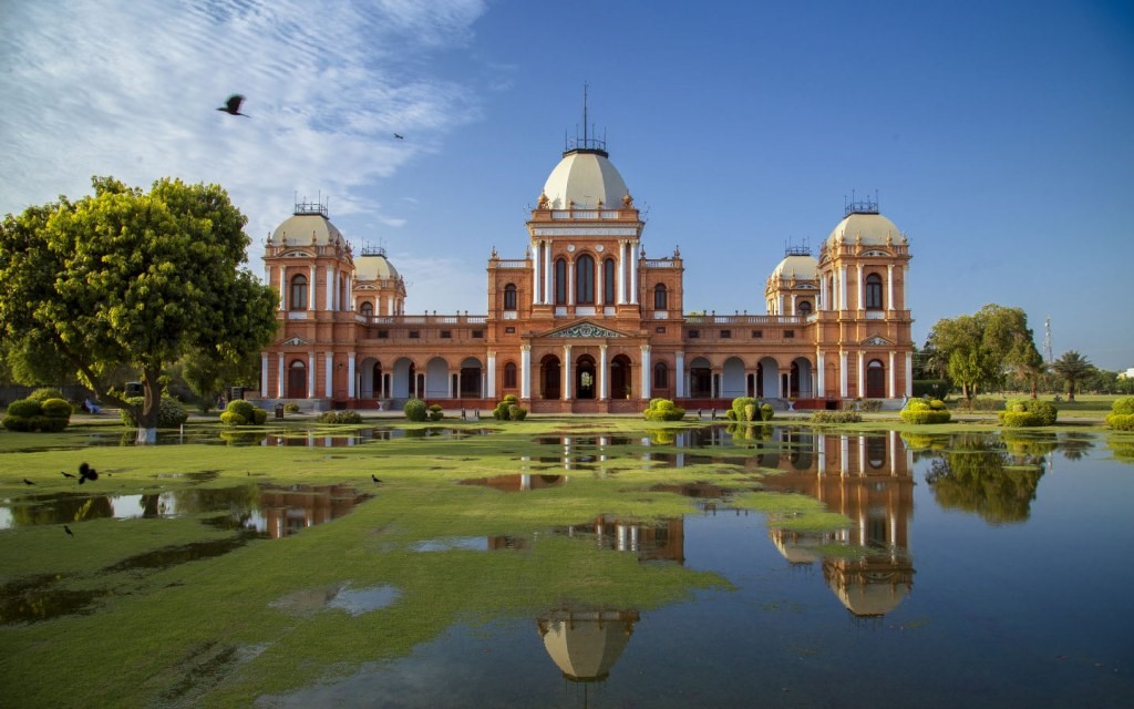 Historical Noor Mahal in the city of bahawalpur cantt